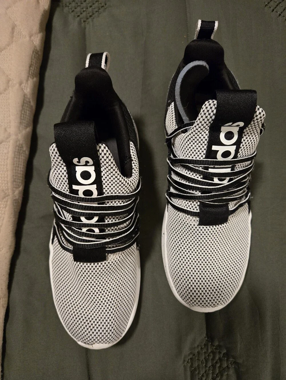Adidas Kids No Tie Sneakers Size 4.5